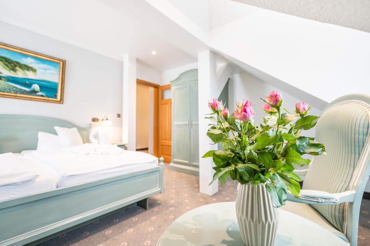 Hotel Villa Neander Binz Buitenkant foto