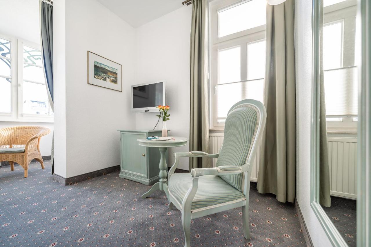 Hotel Villa Neander Binz Buitenkant foto